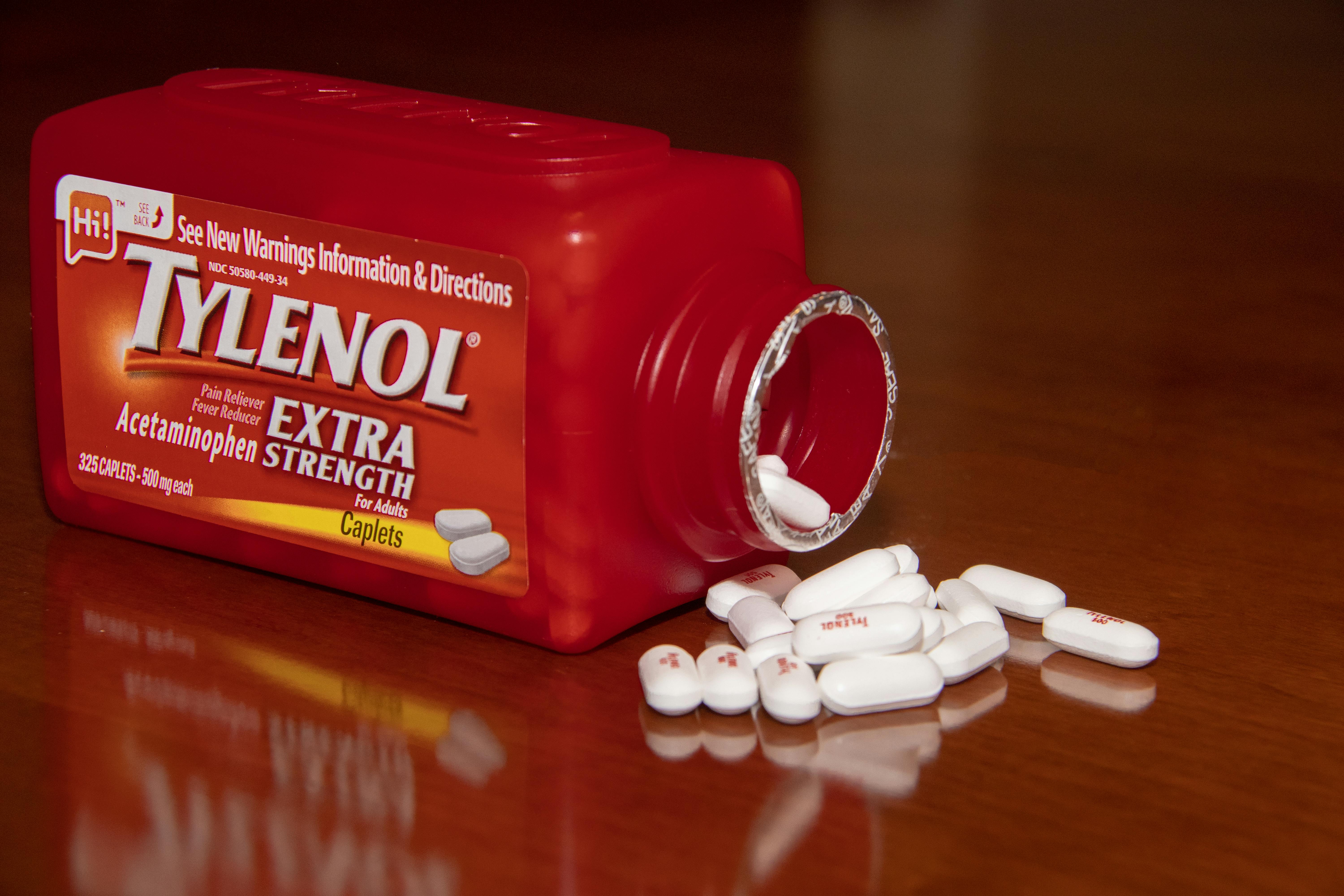 Trump Advises Pregnant Women to Steer Clear of Tylenol