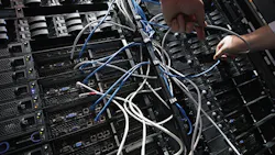 Keeping servers cool with air conditioning is necessary Keeping servers cool with air conditioning is necessary