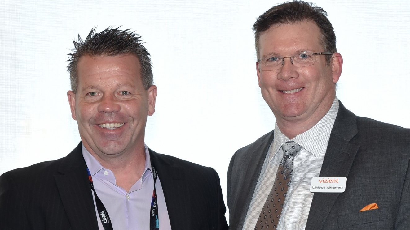 Vizient VP CHA Sales Michael Ainsworth [right] presenting the &ldquo;Pediatric Supplier of the Year&rdquo; Award to Dr&auml;ger Director of Strategic Corporate Accounts Bryce Fehr [left] during the Vizient Connections Summit in Las Vegas.
