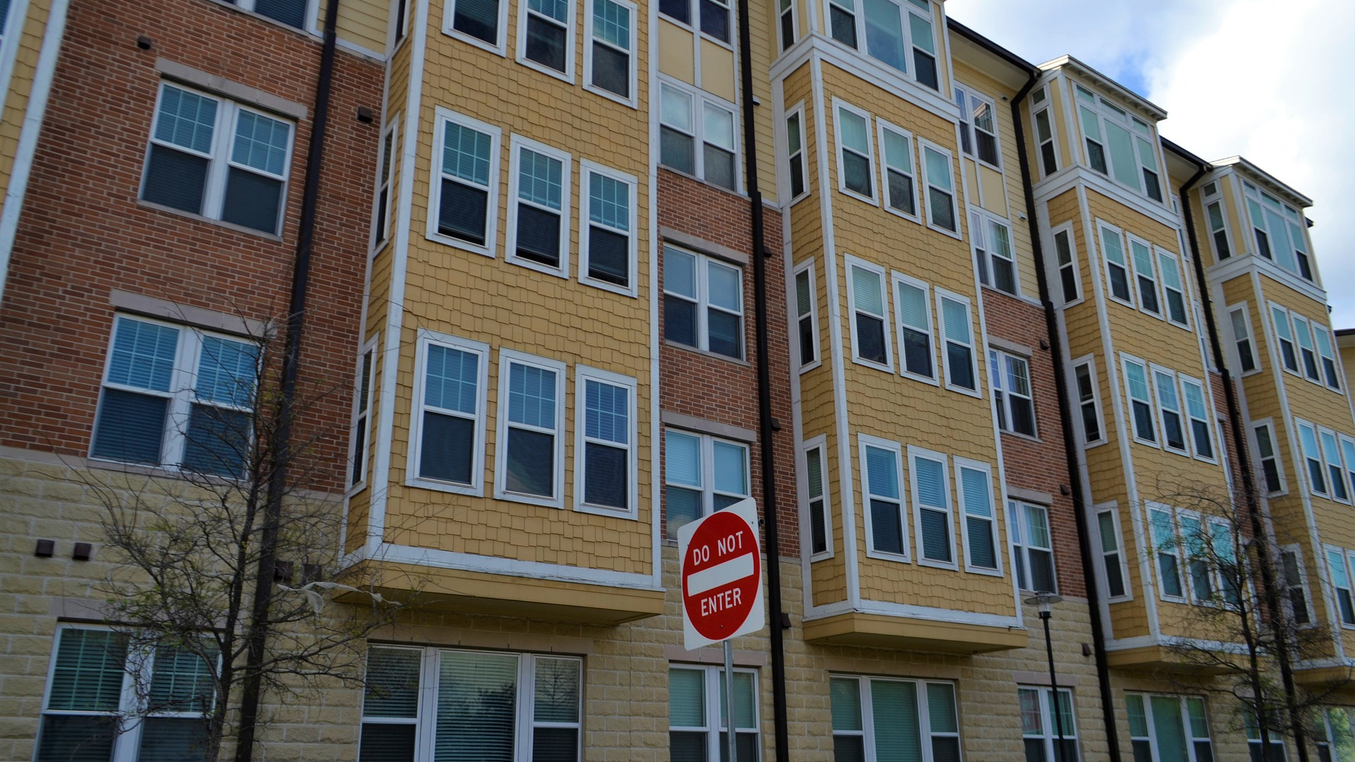 Apartment Building 4717689 1920 62598c9796756