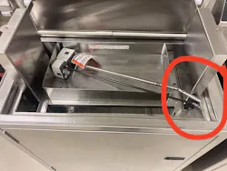 The above picture demonstrates equipment incompatibility: instrument tips should be 2” away from each wall. DaVinci too big for this machine, no lumen hookups. The above picture demonstrates equipment incompatibility: instrument tips should be 2” away from each wall. DaVinci too big for this machine, no lumen hookups.