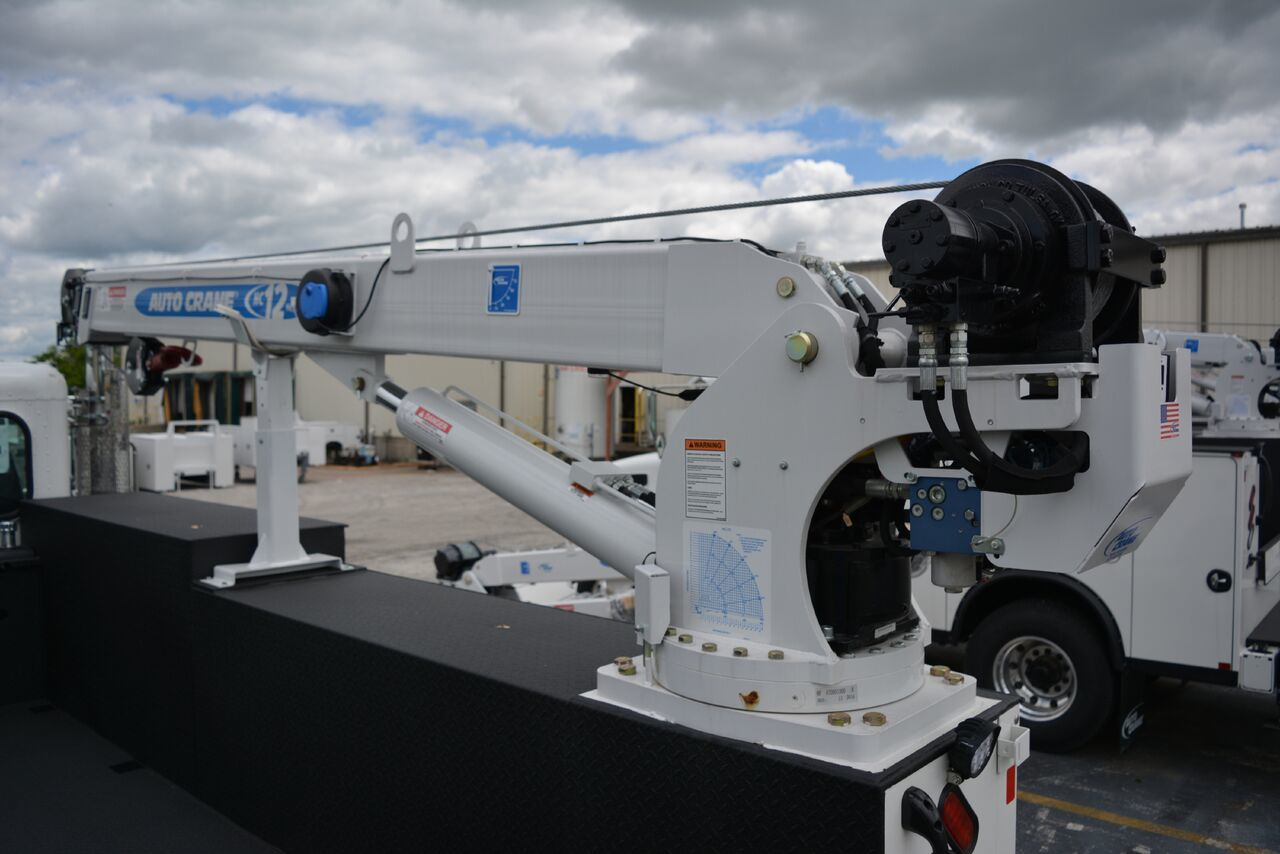 Crane Showcases Benefits of Electrohydraulic Controls Hydraulics