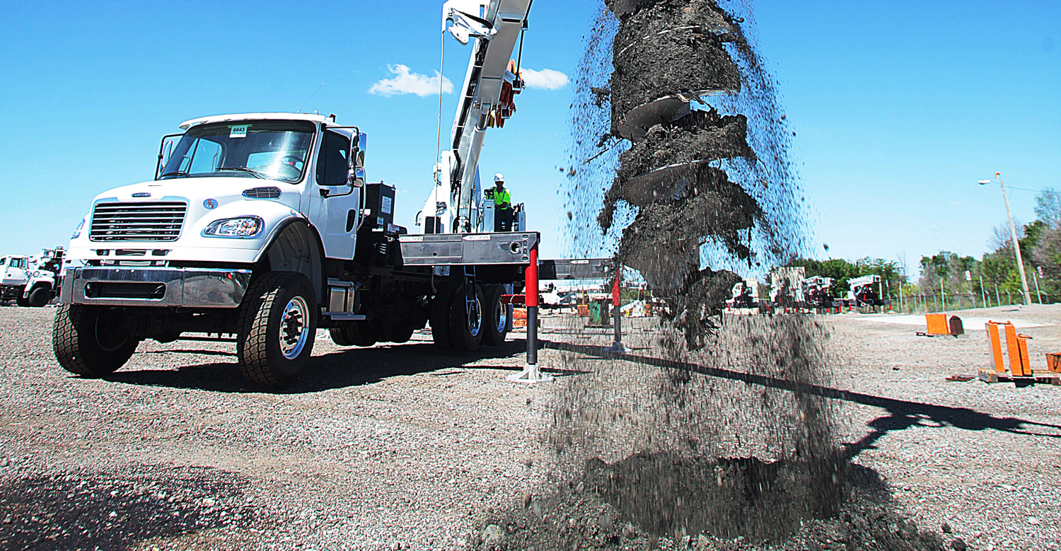 The Elliott D105 Digger Derrick