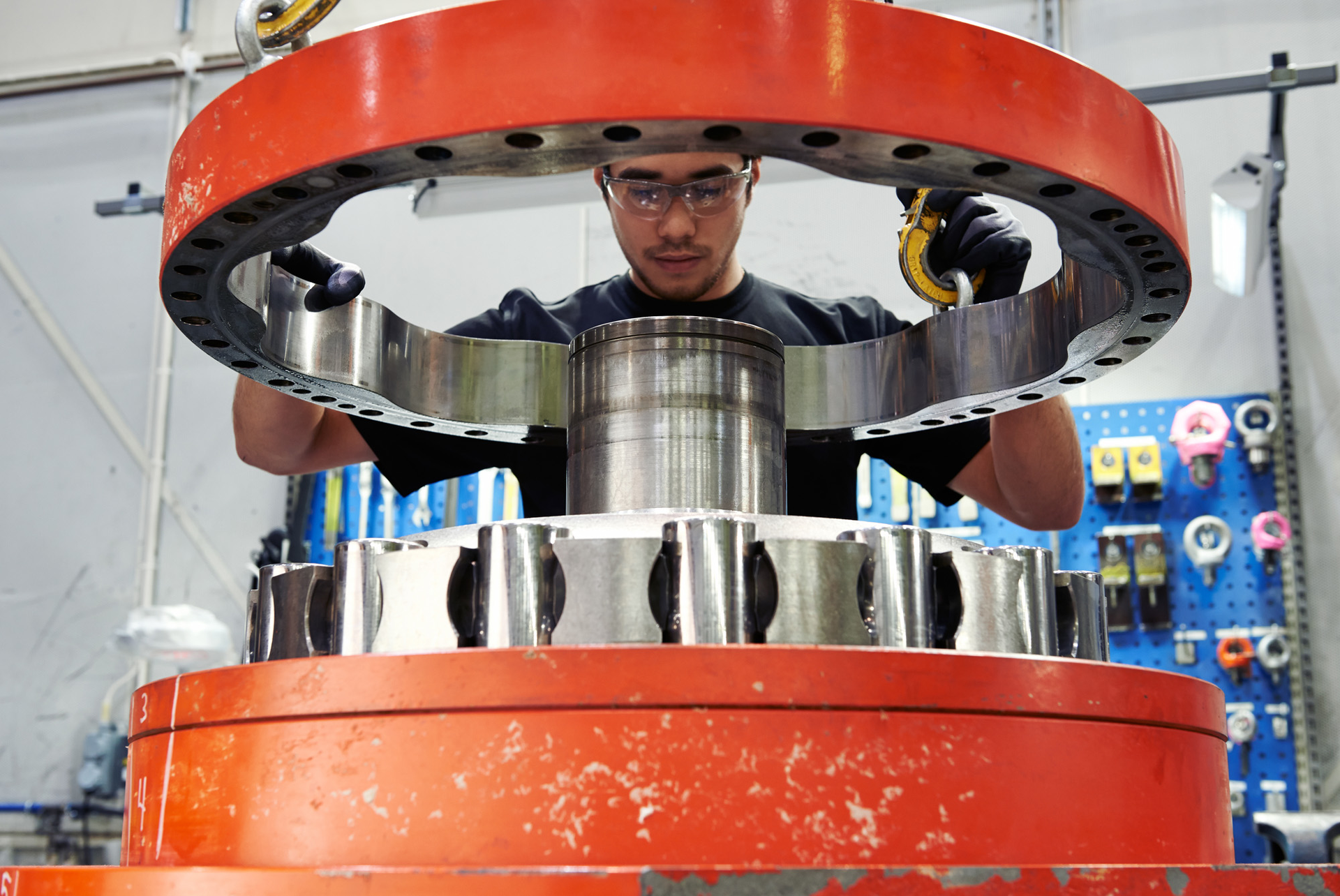 The addition of higher pressures has expanded the applications in which the H&auml;gglunds Atom hydraulic motor can be utilized.