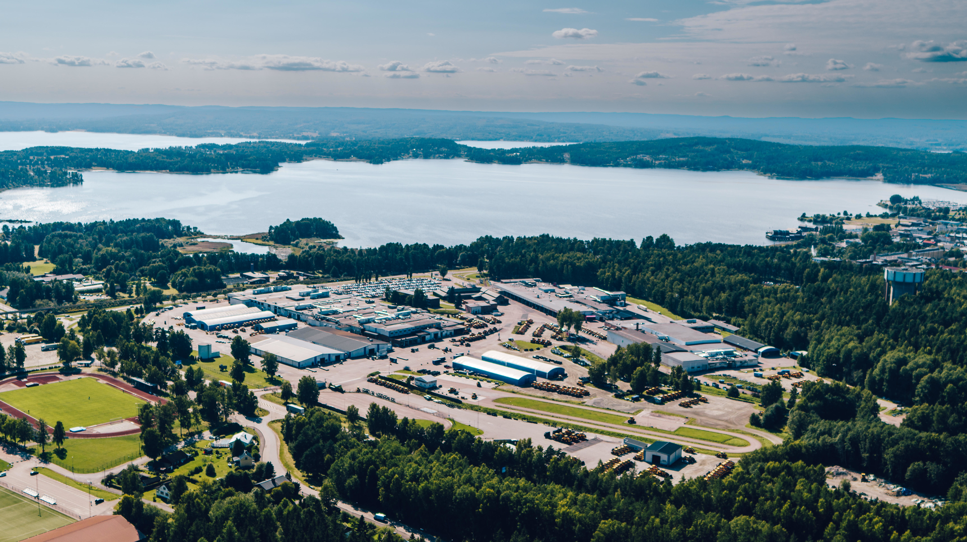 Volvo will add another building to its wheel loader production facility in Sweden to accommodate manufacture of electric machines.