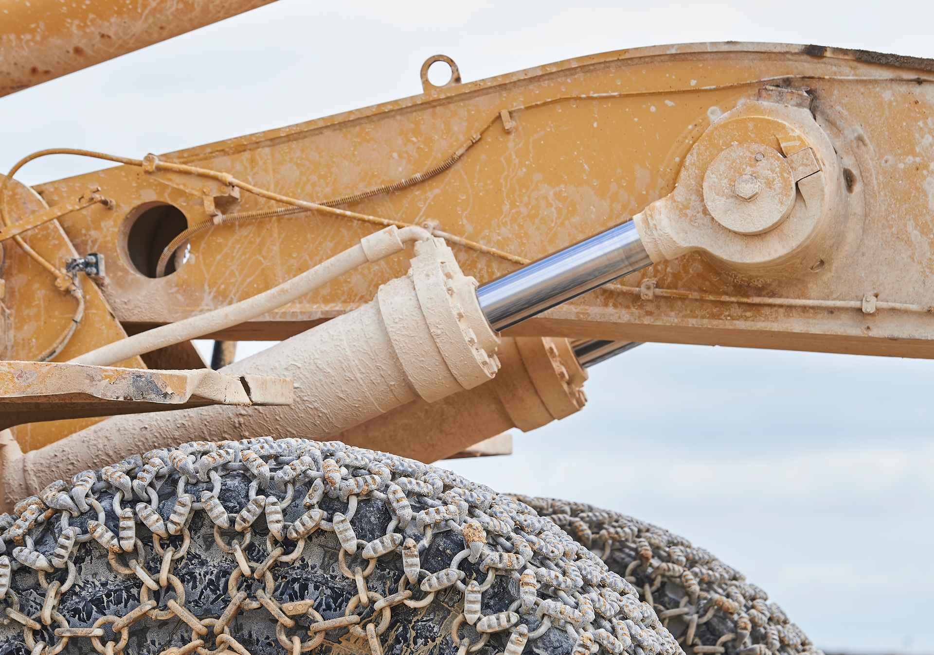 Understanding environmental conditions is important to selecting a hydraulic fluid with the appropriate level of hydrolytic stability.