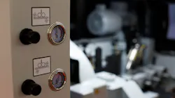 Manometers and pneumatic air pressure regulators Manometers and pneumatic air pressure regulators