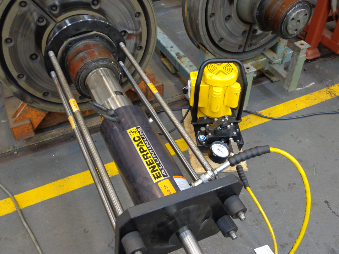 The Enerpac RACH cylinder features a lightweight yet durable design which makes it easy to transport from one project to another.
