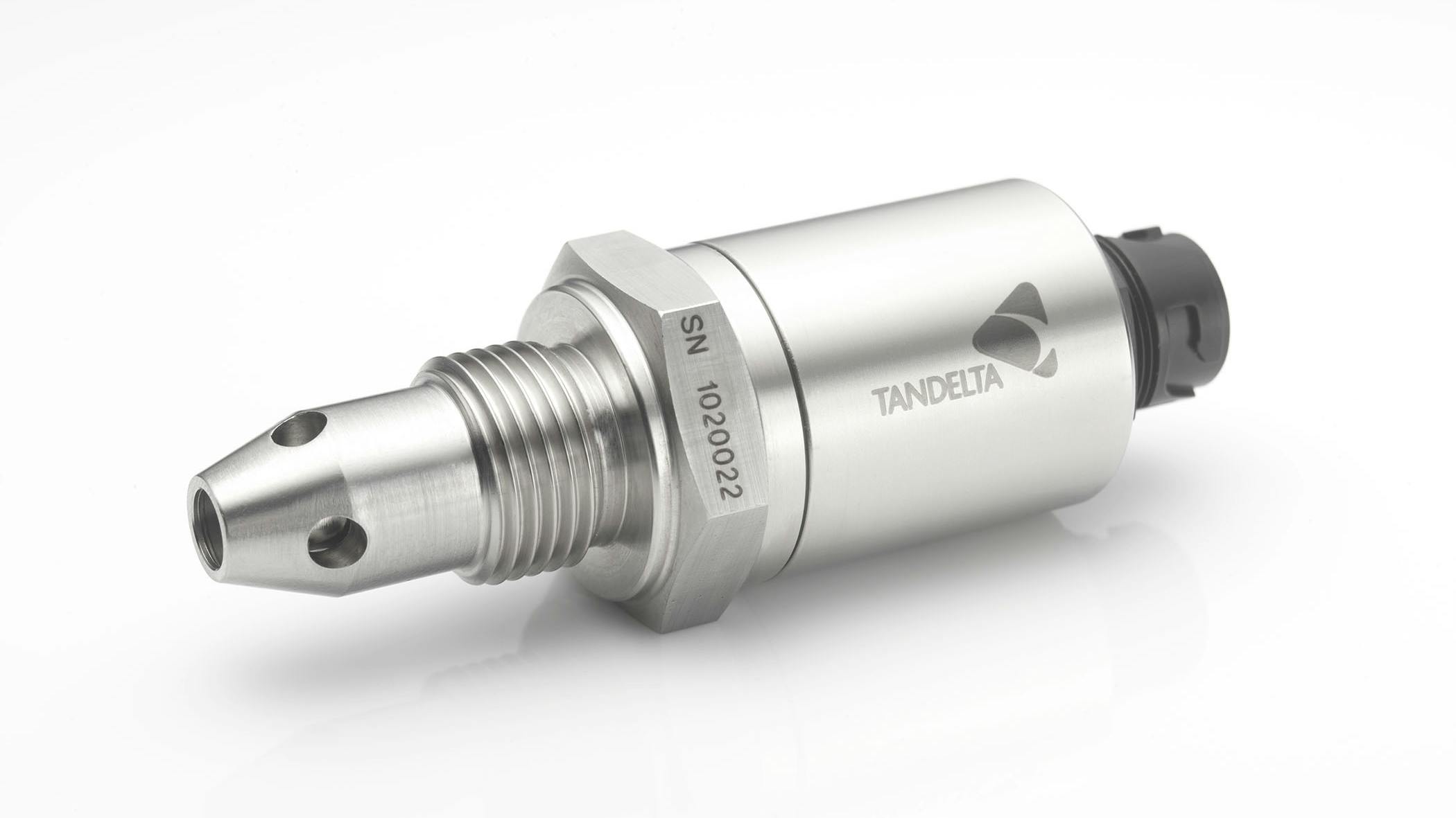 The Tan Delta oil conditioning sensor easily integrates into hydraulic systems and allows for good fluid flow past the sensor to optimize its data collection capabilities.