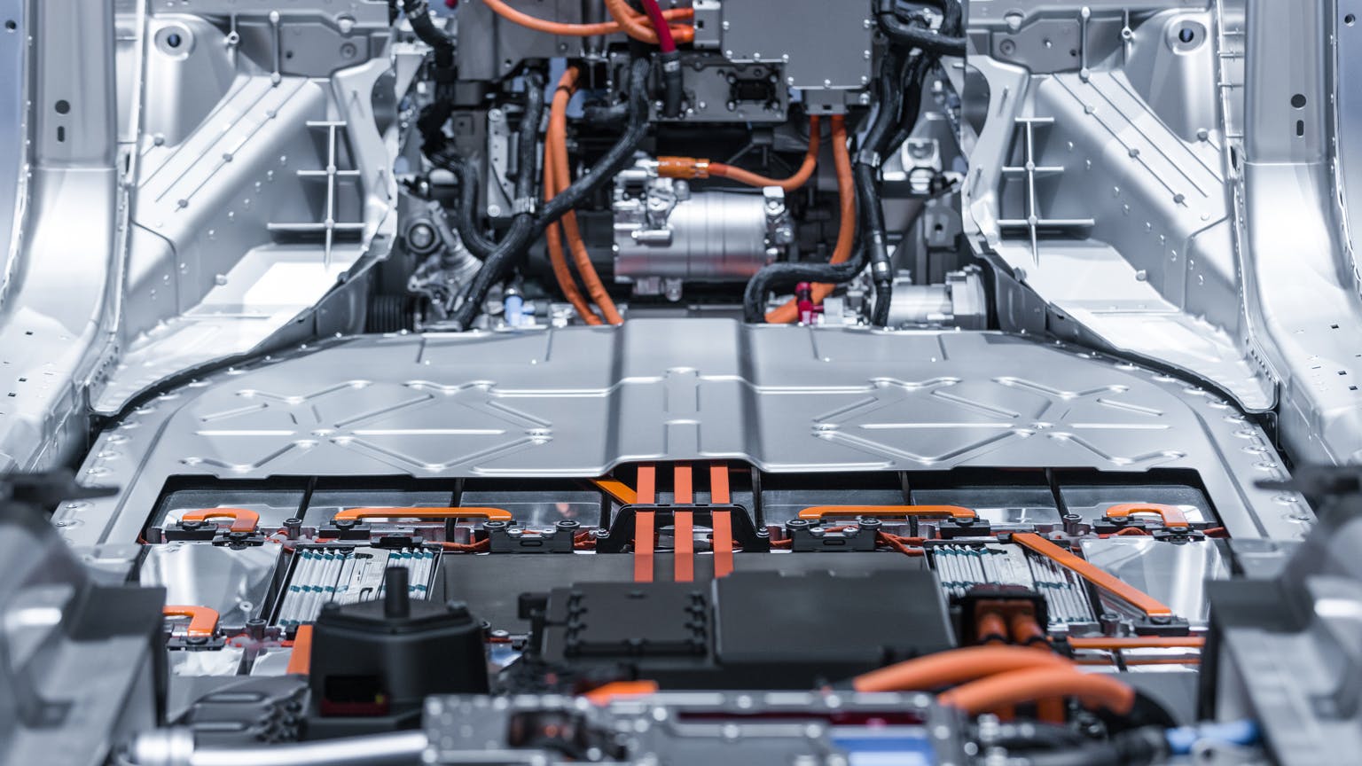 Electric powertrain architecture in an electric vehicle