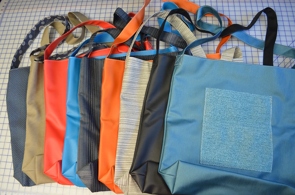 1652335118844 Vinyltotebags1000a