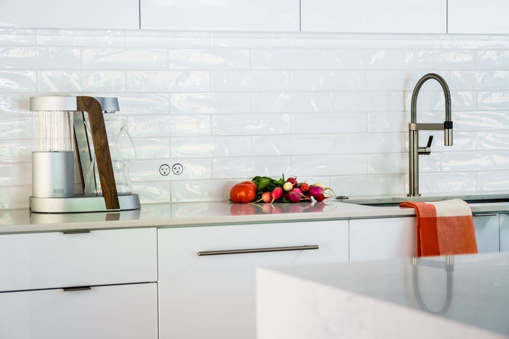 1652335579350 White Kitchen