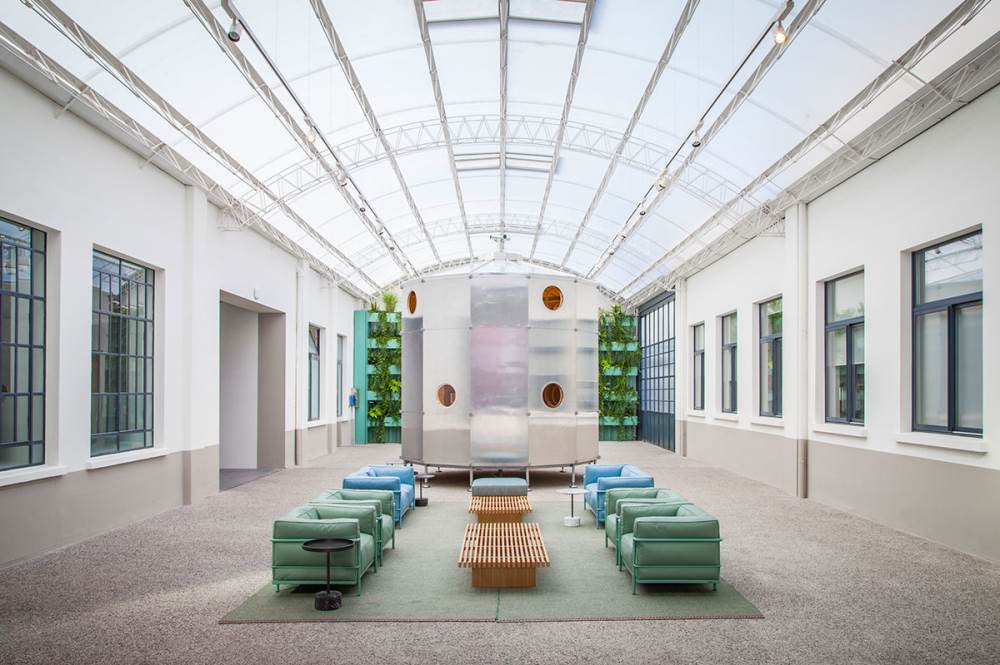 1652336010988 Cassina 1200px