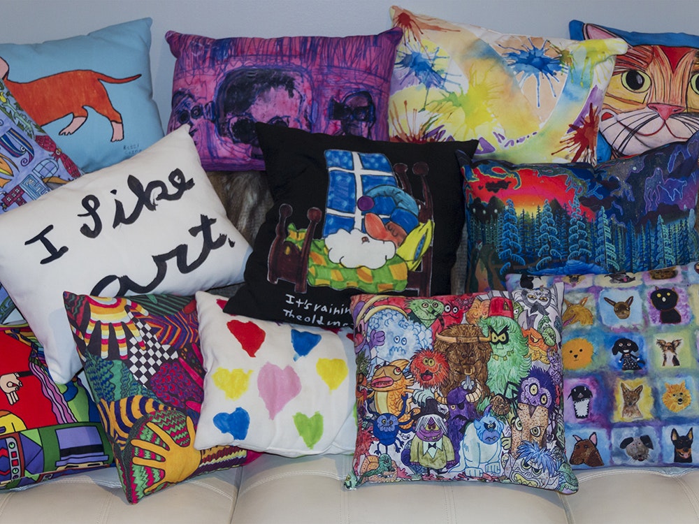 1652338328610 Pillows