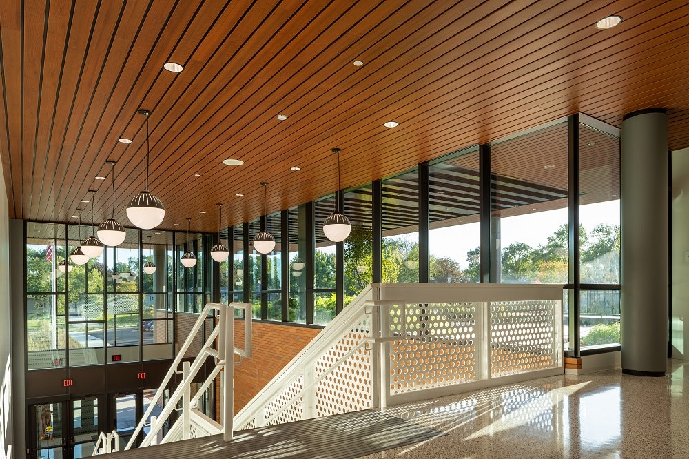 1652361033331 Certainteed Lisleschoolinteriordecoratedbox84 1000