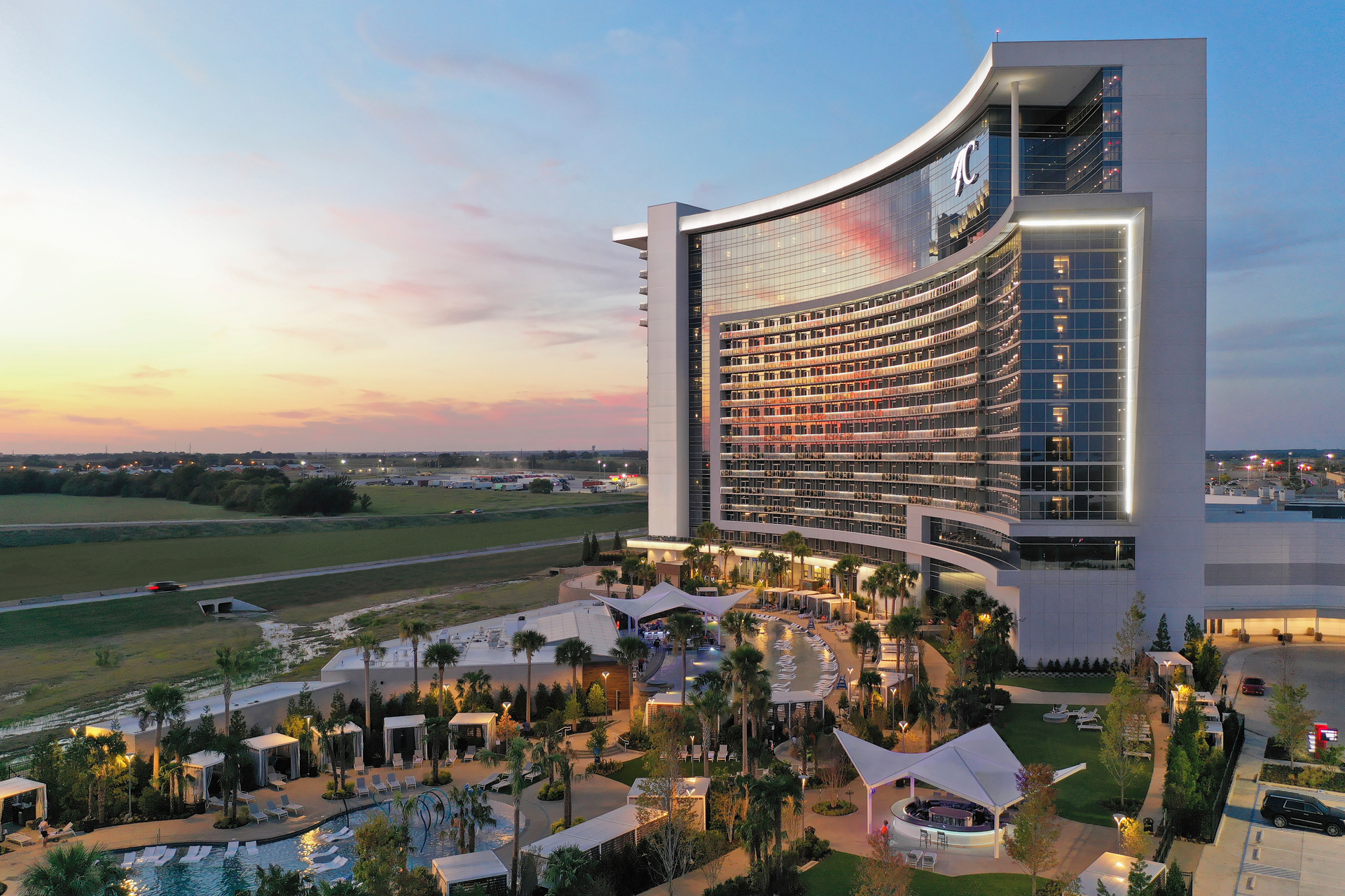 Choctaw Casino & Resort was designed and built in collaboration with JCJ Architecture and Tutor Perini Corporation. The expanded property centers around a 21-story, luxury Sky Hotel Tower that ascends from an expansive three acre resort pool and offers increased gaming and entertainment opportunities, amenities, restaurants, and a world-class, curated collection of Choctaw art.