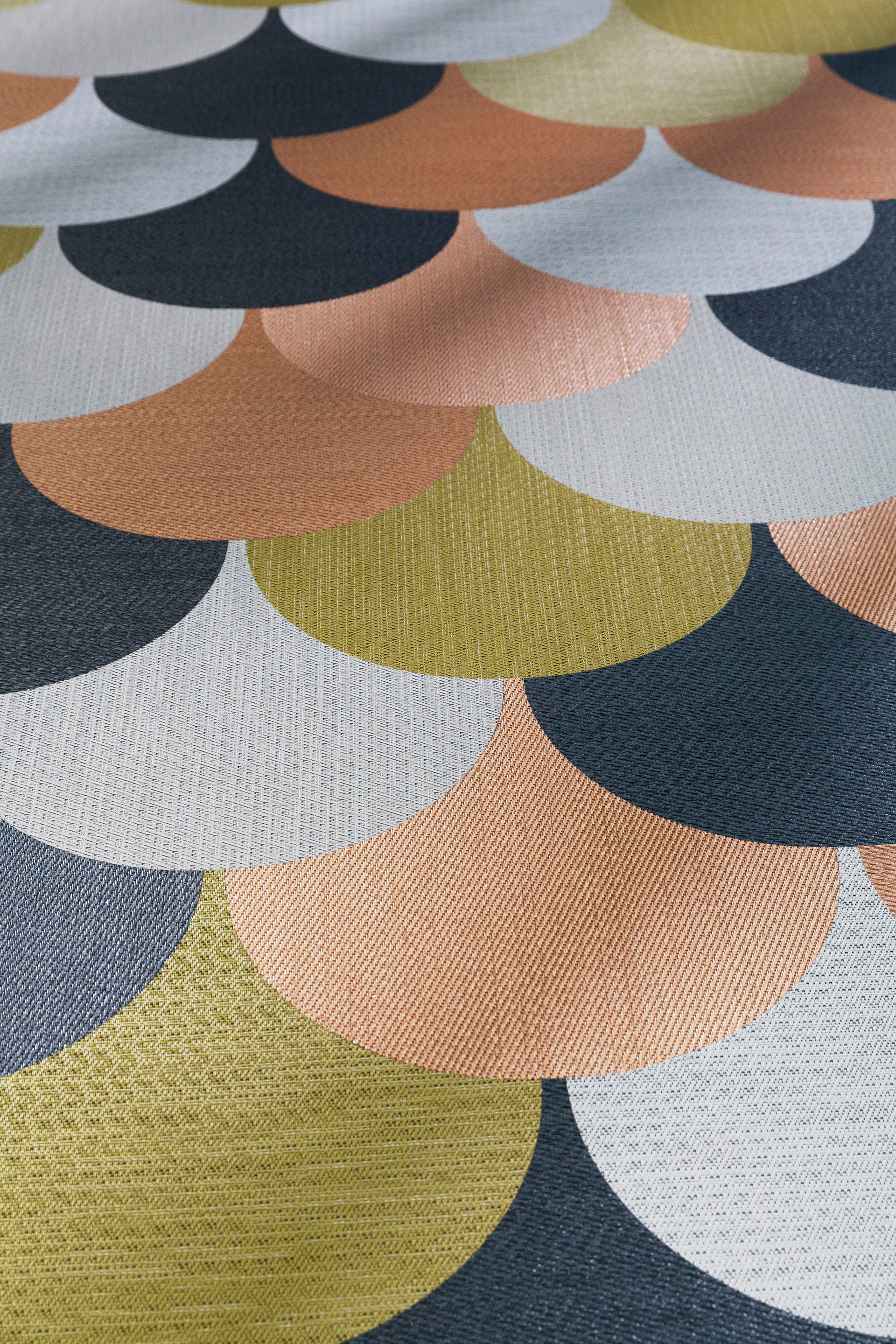 Bolon Studio Scale Now Copper Anthracite Artisan Spring Chalky Close3 Webres