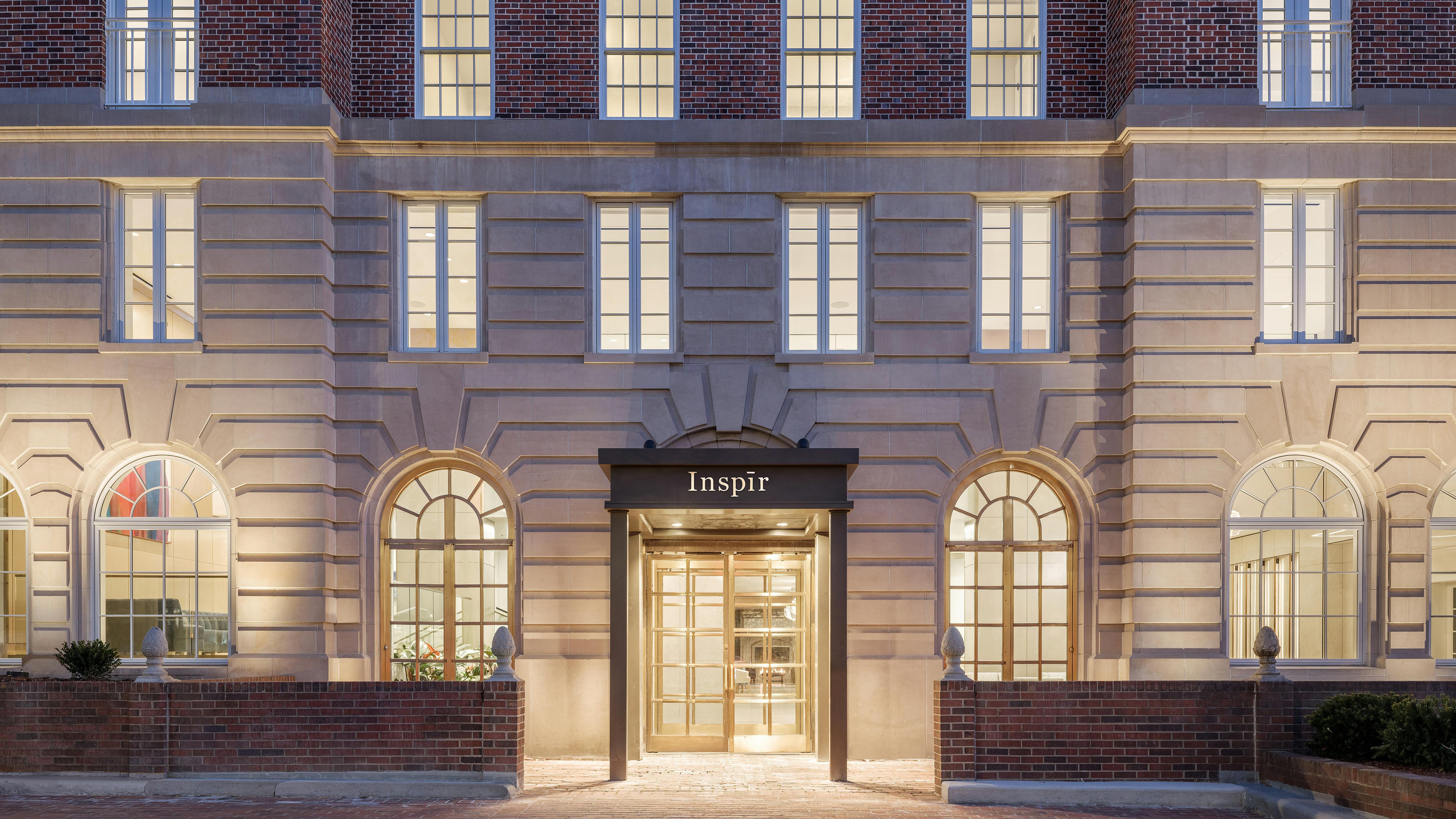 Exterior view of Insp&imacr;r Embassy Row senior living residence