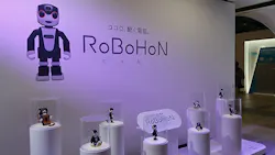 Sharp RoBoHoN robots in a variety of positions Sharp RoBoHoN robots in a variety of positions