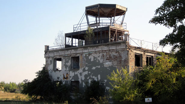 FAA Delays Date of Tower Closures