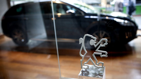 Peugeot Renault see auto output plummet