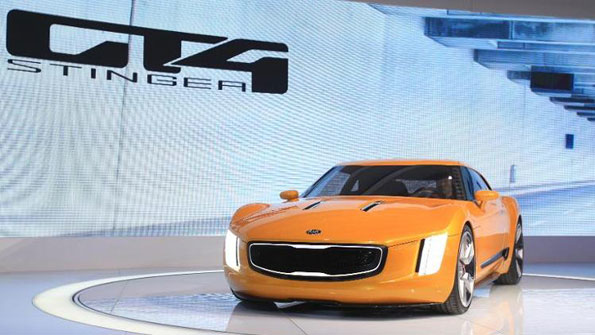 US Carmakers use Aluminum Carbon Fiber to Cut Weight