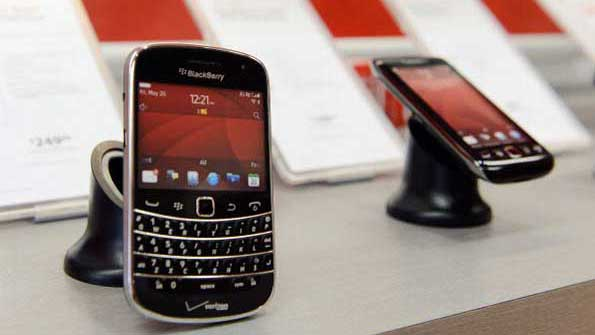 Blackberry Results Top Forecasts Fueling Recovery Hopes