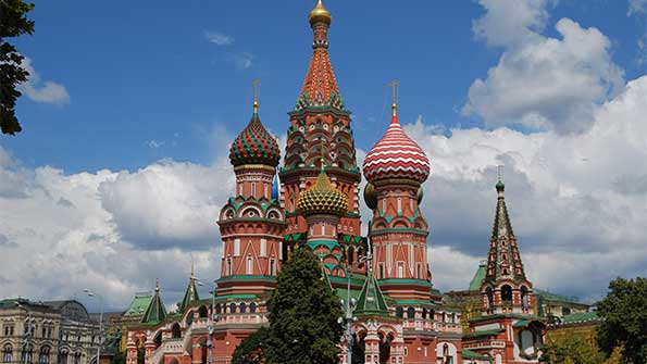 Russian Economy Shrinks for First Time Since 2009