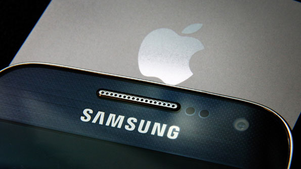 Apple vs Samsung Smartphones