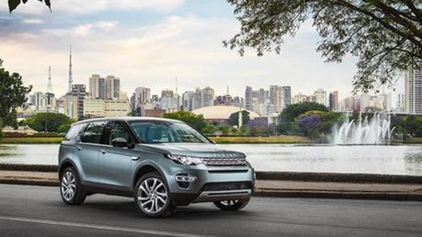 Land Rovers Seen Needing 17000 Hike to Offset Import Tax