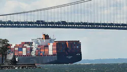 Shipping container Shipping container