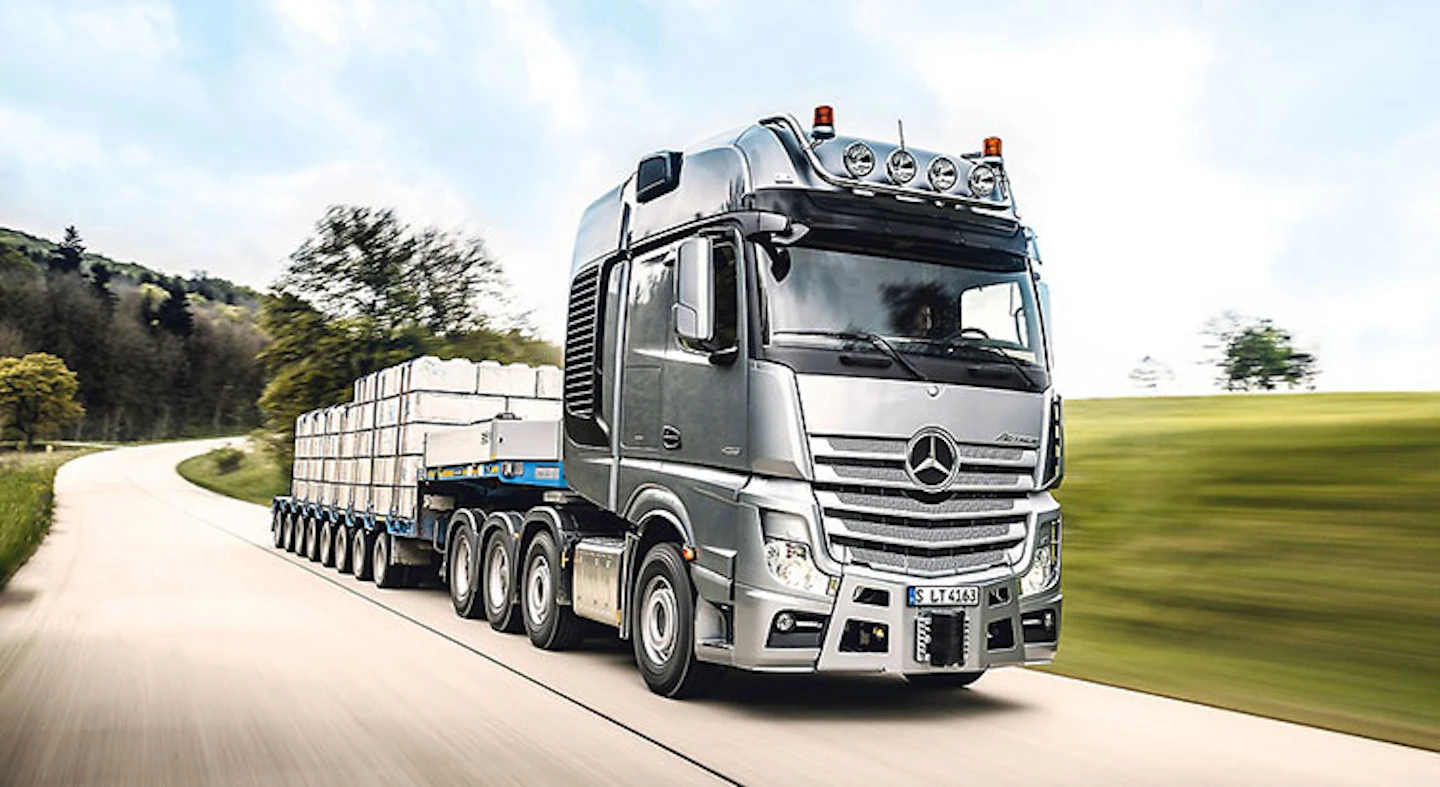 Daimler Throws Shade At Tesla E Trucks Plan As Rivalry Heats Up Industryweek