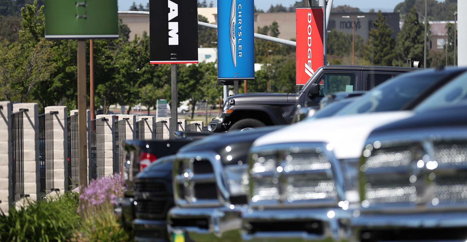 chrysler-dealership-ram-jeep-dodge-cars-Justin-Sullivan-Getty-Images.jpg