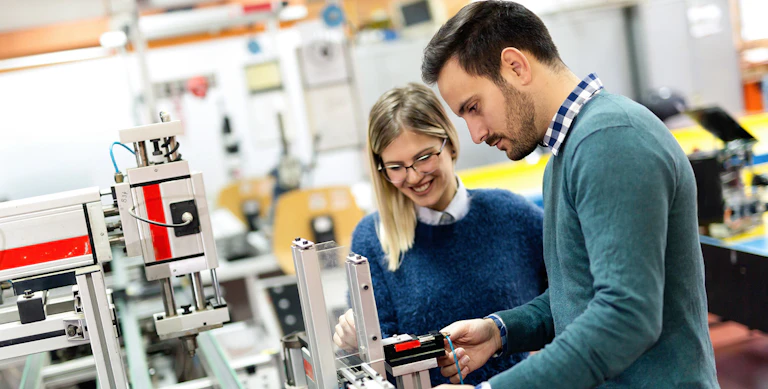 Growing Careers in Manufacturing Growing Careers in Manufacturing