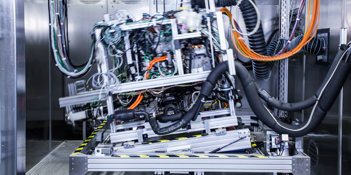 Daimler Volvo Truck Units Partner On Fuel Cell R Amp D