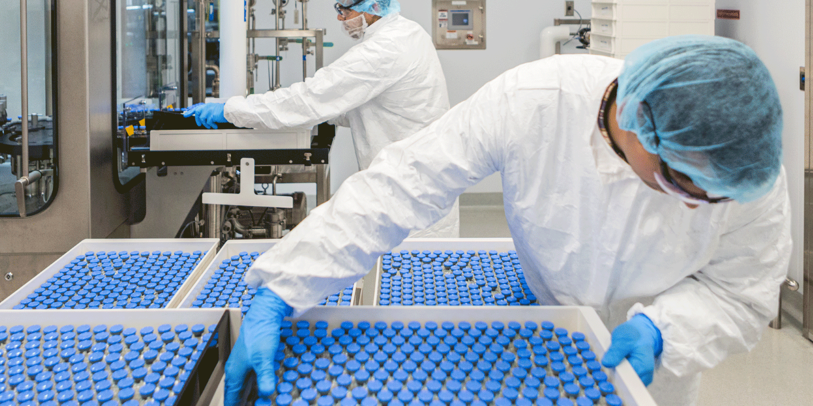 Unloading Filled Vials Of Investigational Remdesivir 3500x2300px Cropped Homepage 5eac3f1290118