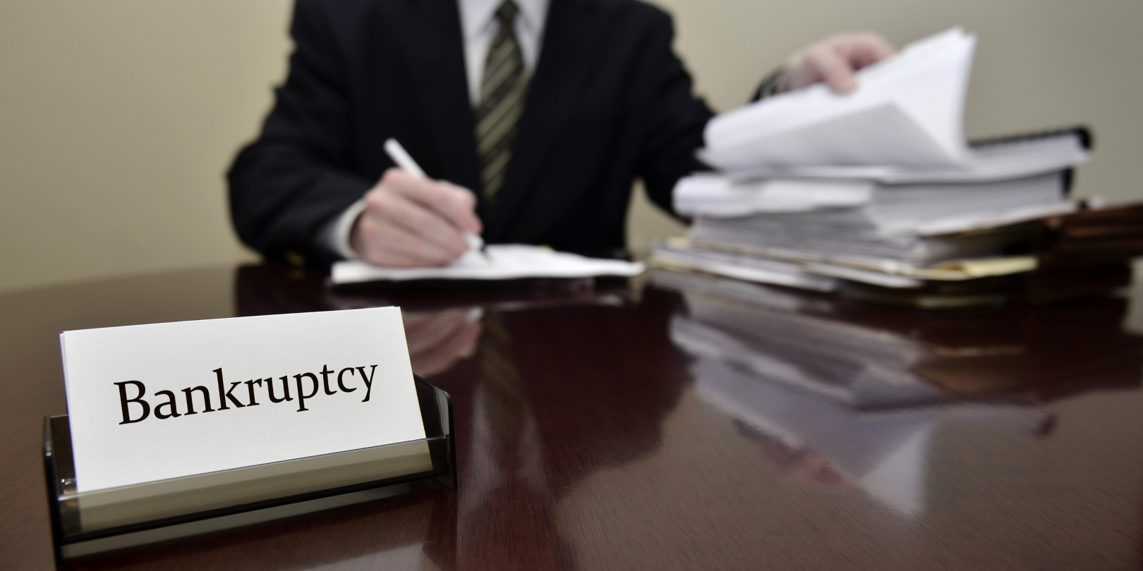 Bankruptcy Concept Image Lawyer Desk Business Lane Erickson Dreamstime 62a8215d2e14a