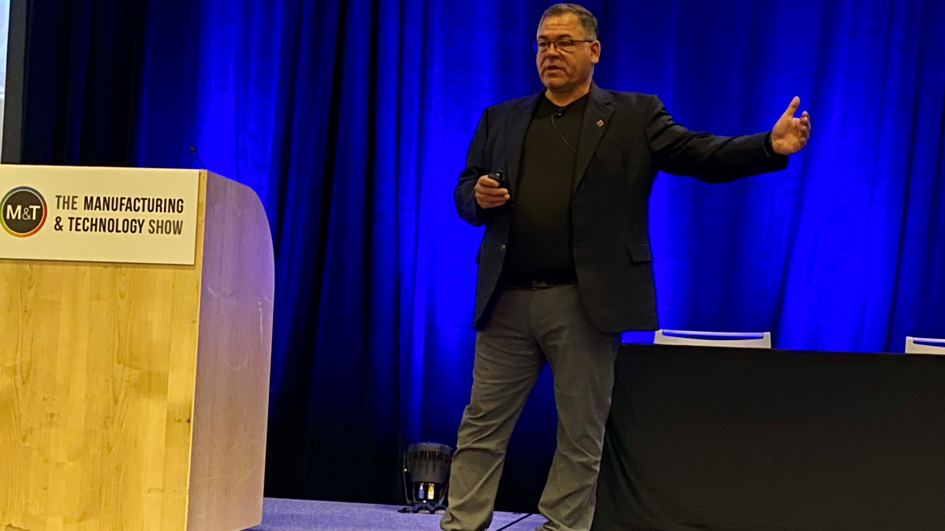 Mark Hernandez 6352113b754aa