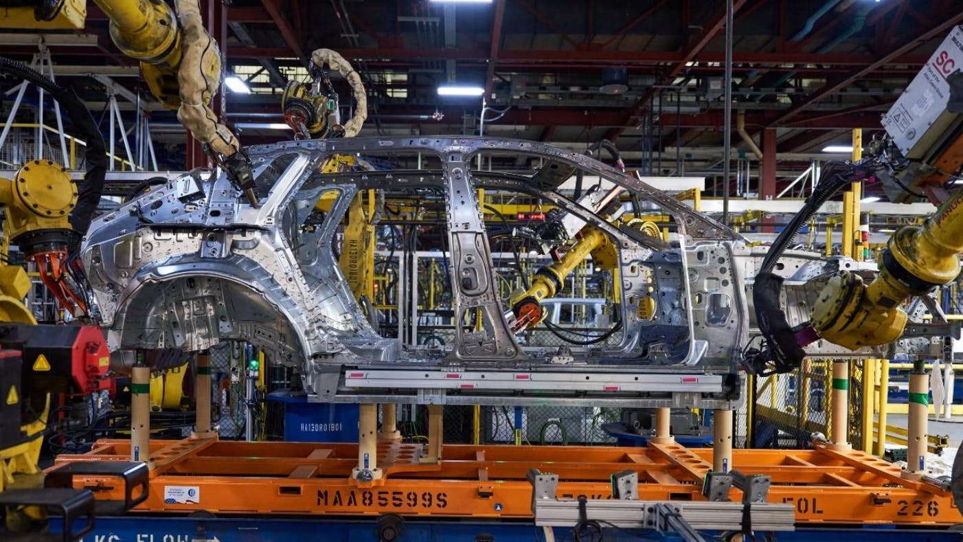 6761e039217b70d0d14eff3b Gm Lyriq Production