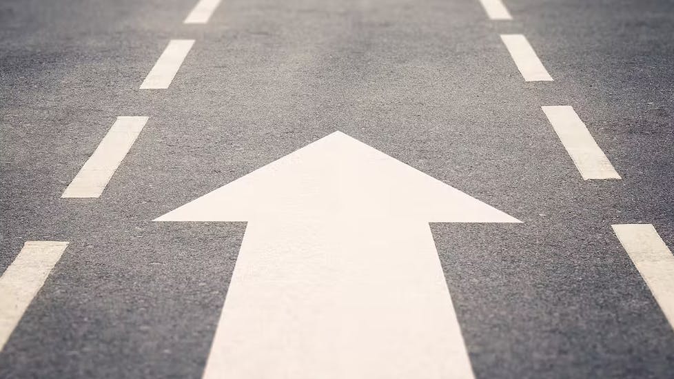 67f965e99946c9052cfecfc6 Arrow Cr Dreamstime