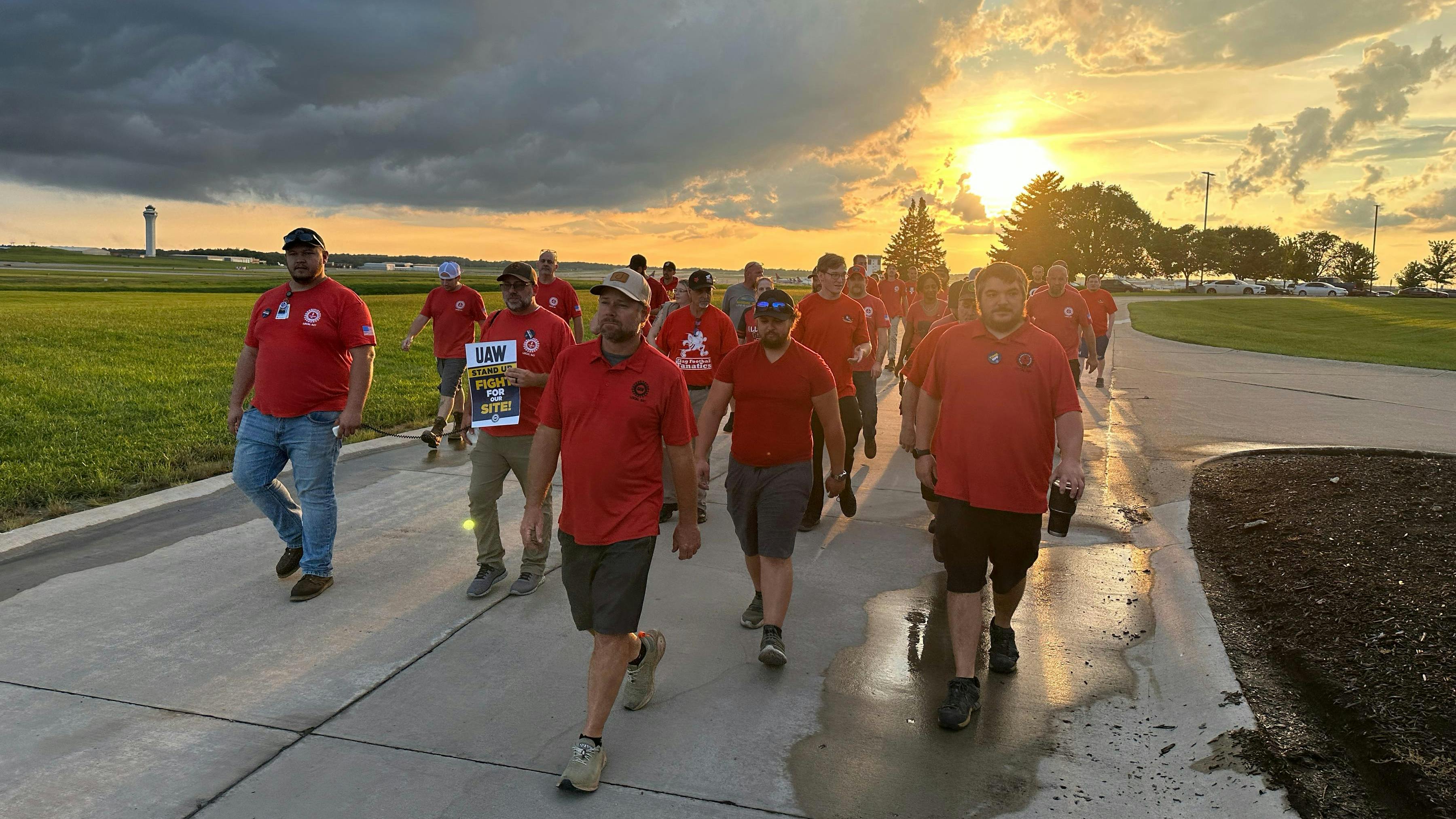 UAW Local 647 GE Erlanger solidarity march