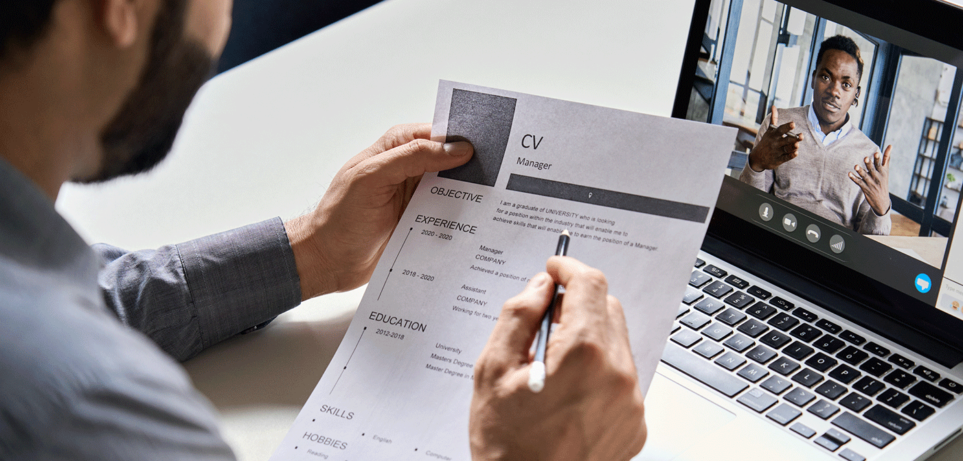 Interview 0821 1402x672