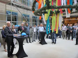 Content Dam Ils Online Articles 2015 September Pm Richtfest Cluster Photonik Web Content Dam Ils Online Articles 2015 September Pm Richtfest Cluster Photonik Web