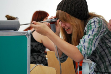 Pan-European outreach project GoPhoton! to teach importance of photonics