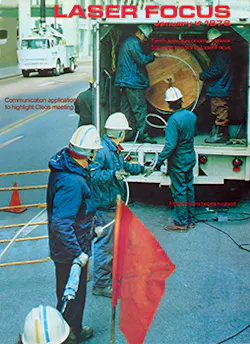 FIGURE 2. Technicians install fiber cables for AT&T's Chicago field trial. FIGURE 2. Technicians install fiber cables for AT&T's Chicago field trial.