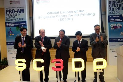 (From left) Deputy CEO of NRF, Dr. Cheong Wei Yang; NTU President Professor Bertil Andersson; Minister of Industry Mr. S. Iswaran; NTU Chief of Staff Professor Lam Khin Yong; and Assistant Managing Director of EDB Mr. Lim Kok Kiang, who are launching NTU's new Singapore Centre for 3D Printing.