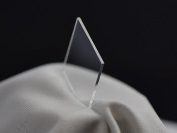 FIGURE 4. The cutting edge of a soda-lime glass sample using TLS.