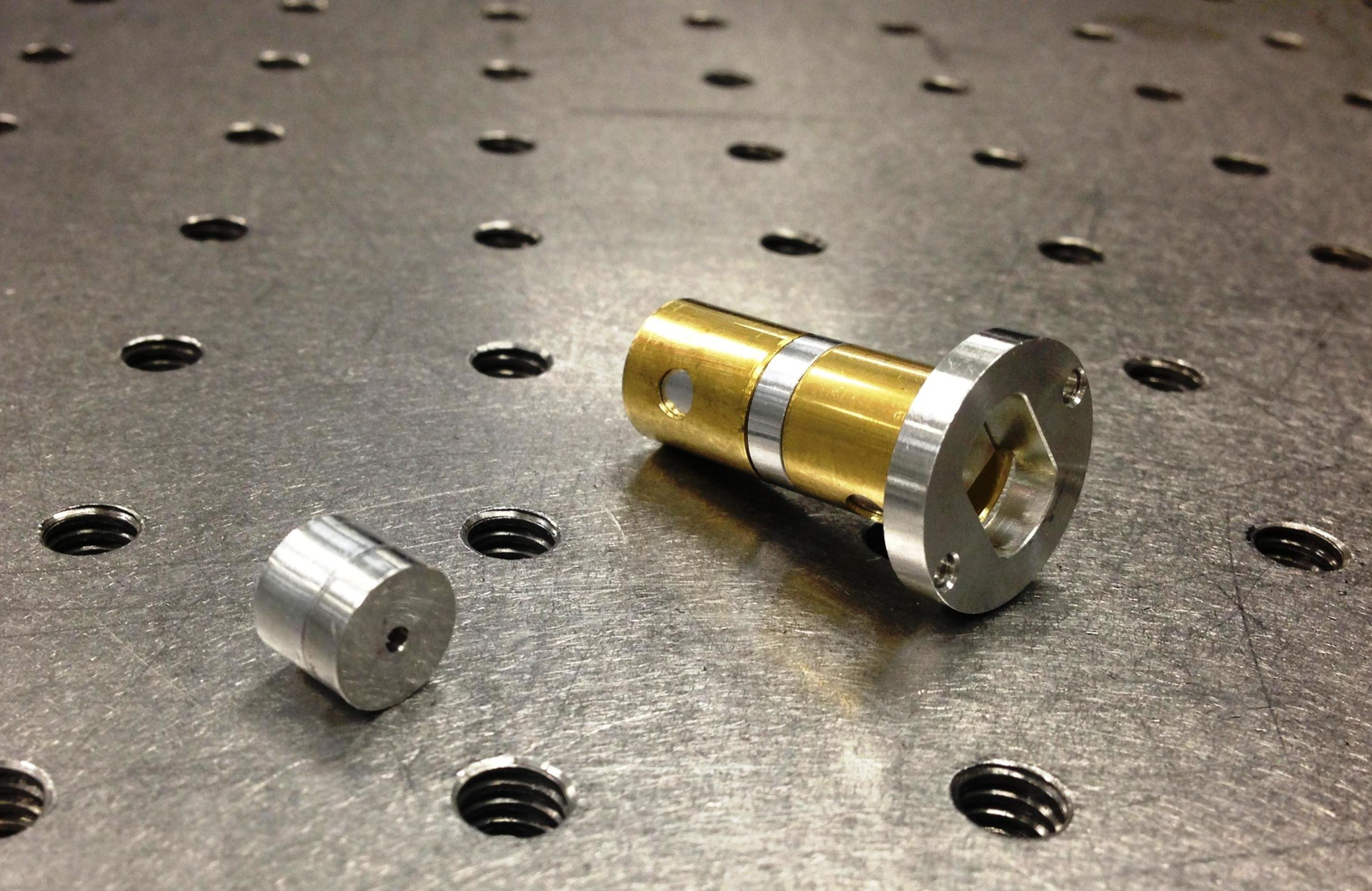 1050-1080nm Low Power Optical Isolators