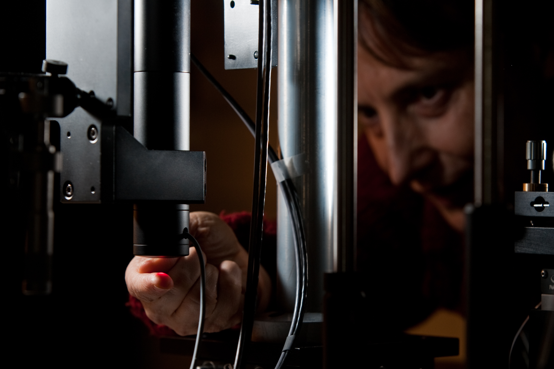 FIGURE 1. Jannick Rolland developed an optical device to look at structures beneath the surface of the skin.