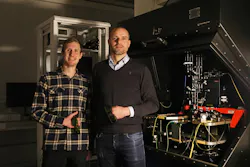 Marcus Albrechtsen (left) and Søren Stobbe in the lab. Marcus Albrechtsen (left) and Søren Stobbe in the lab.